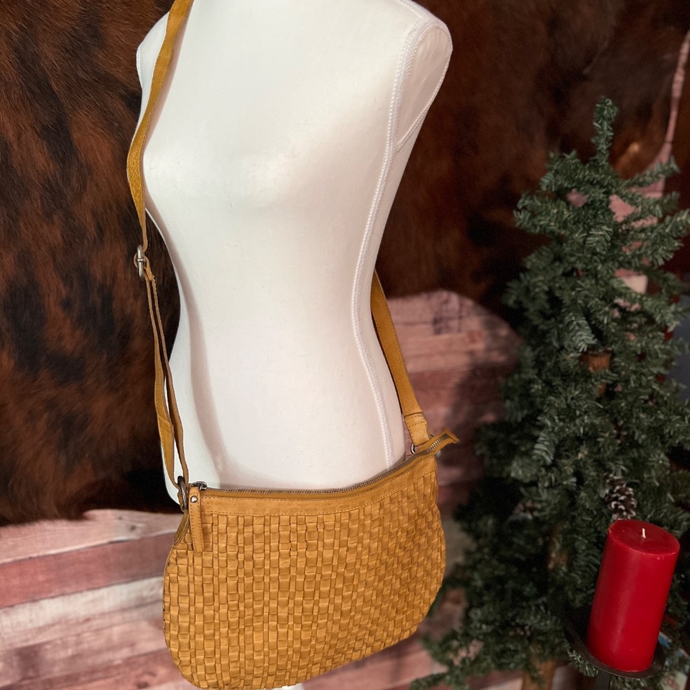 Vilenca Holland Brown Woven Soft Leather Purse